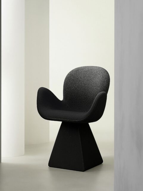 𝐂𝐎𝐒𝐌𝐈𝐂 𝐃𝐈𝐍𝐈𝐍𝐆 𝐂𝐇𝐀𝐈𝐑
빛의 입자처럼 섬세하게 표현된 투톤 텍스처가
공간에 깊이와 리듬을 더합니다.유기적으로 흐르는 곡선은 몸을 부드럽게 감싸 안고,
젠코어(Zenqor™) 다층 몰드폼은 장시간의 식사와 대화에도
편안한 착석감을 유지해줍니다.안정적인 비례와 조형적인 베이스 구조는
다이닝을 넘어 라운지 공간까지 자연스럽게 확장되며,
코스믹은 단순한 의자가 아닌 공간의 중심이 되는 감각적 오브제로 완성됩니다.