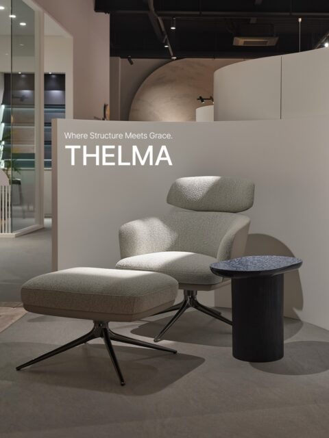 THELMA LOUNGE CHAIR

곡선은 단순한 디자인이 아닌, 공간의 분위기를 완성하는 요소입니다.

THELMA는 구조적인 균형감 위에 부드러운 곡선을 더해,
어느 각도에서 바라보아도 우아한 실루엣을 완성합니다.

포근하게 감싸는 패브릭과 360° 회전 기능,
그리고 시간이 지나도 변하지 않는 모던한 디자인.
머무는 순간까지 편안함을 디자인한 라운지 체어입니다.

Where Structure Meets Grace.

#OSTO #오스토 #THELMA #델마라운지체어 #LoungeChair