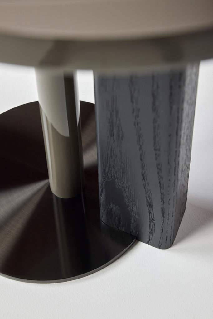 cento_table_09 하이그로시 상판의 은은한 광택의 테이블