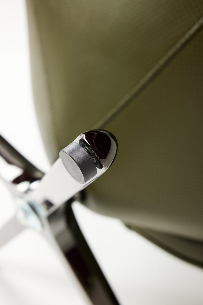 cocoon_chair_09 목과 어깨를 편안하게 감싸는 하이백 등받이 체어