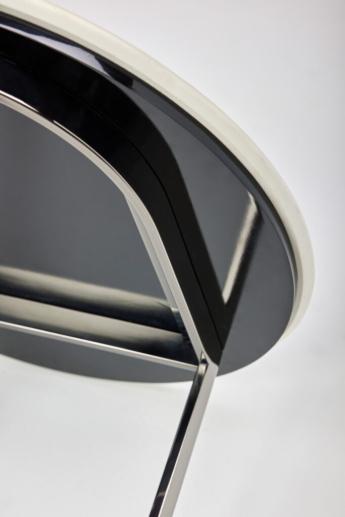 curl_table_09 리듬을 만들어내는 ㄷ 형태의 유연한 프레임 테이블