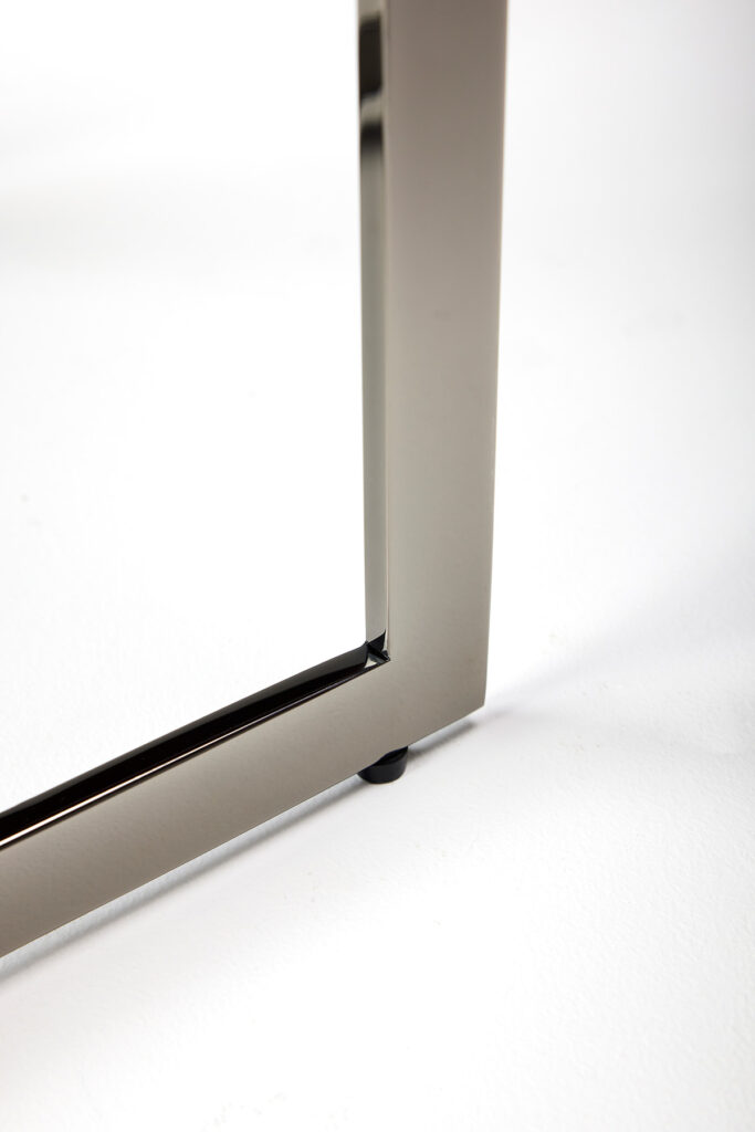 curl_table_11 리듬을 만들어내는 ㄷ 형태의 유연한 프레임 테이블