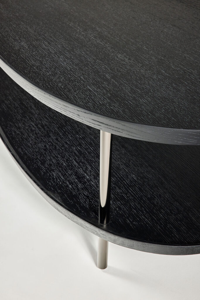 due_table_06 공간에 여백을 더하는 플로팅 형태의 테이블