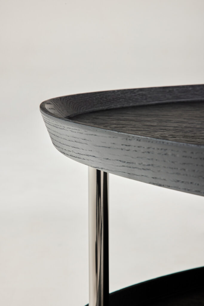 due_table_08 공간에 여백을 더하는 플로팅 형태의 테이블