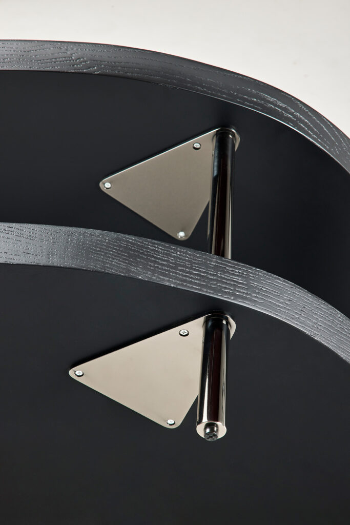 due_table_09 공간에 여백을 더하는 플로팅 형태의 테이블