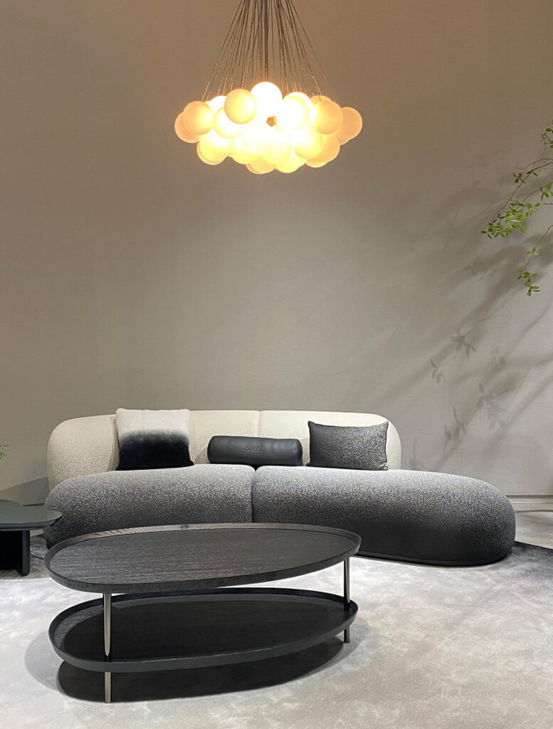 due_table_10 공간에 여백을 더하는 플로팅 형태의 테이블