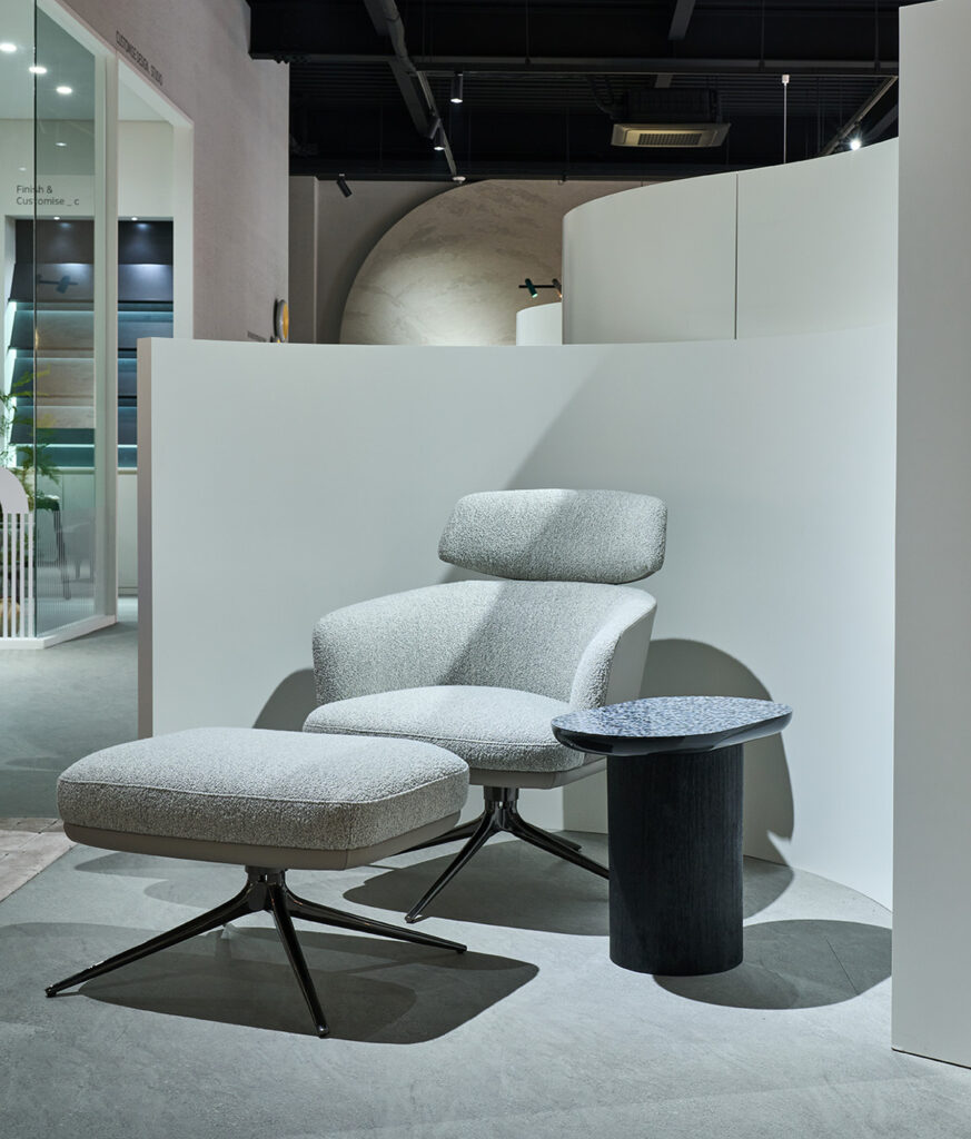 elip_s_table_10 부드러운 타원형 상판 디자인 테이블