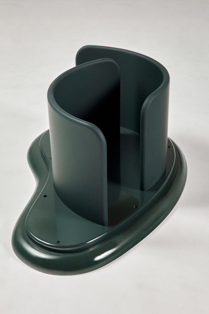 ello_table_03 유기적 곡선이 만들어내는 입체적 조형미가 매력적인 테이블