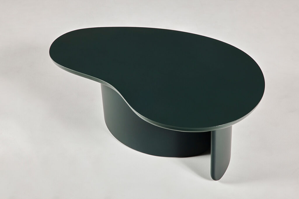 ello_table_05 유기적 곡선이 만들어내는 입체적 조형미가 매력적인 테이블