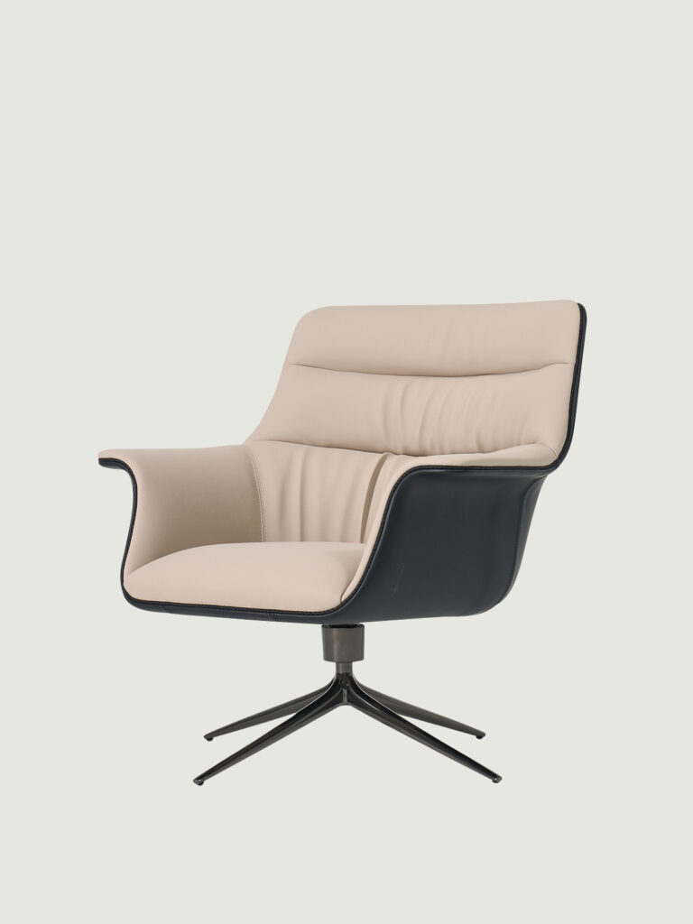 flora_08 활짝 핀 꽃을 형상화한 유려한 곡선과 세련된 실루엣이 돋보이는 라운지 체어