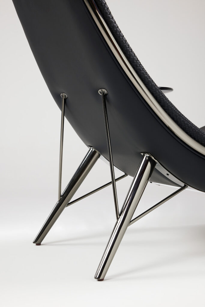 nori_chair_15 슬림한 메탈 프레임과 가죽∙메쉬∙금속의 세련된 조합의 체어