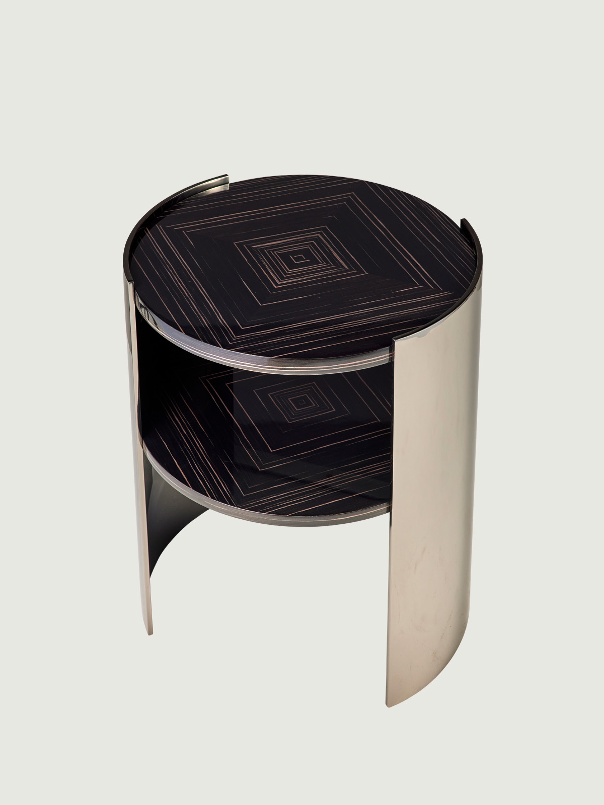 2단 레이어 공간에 깊이를 더하는 입체 구조 테이블