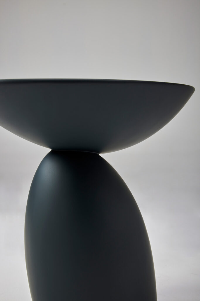 ovo_tabel_09 조형미를 담은 오브제형 사이드테이블