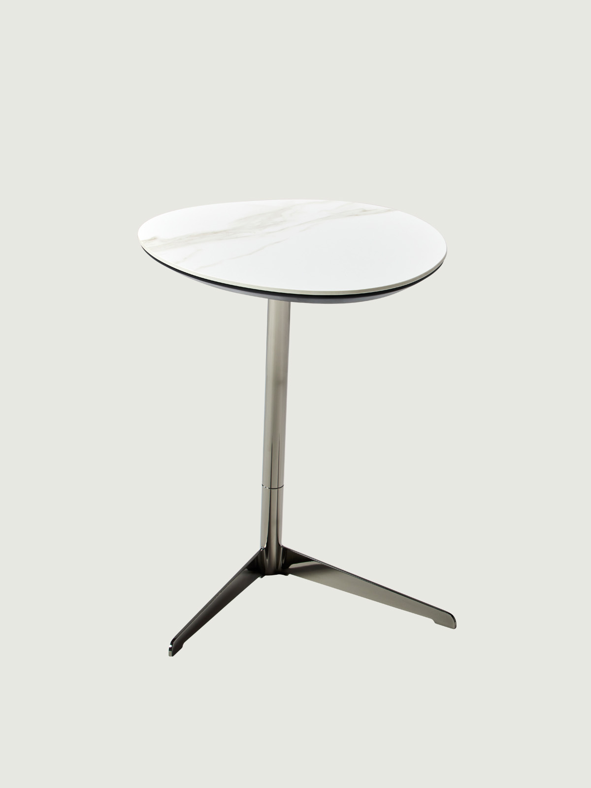 견고하고 흔들림 없는 메탈 프레임 테이블