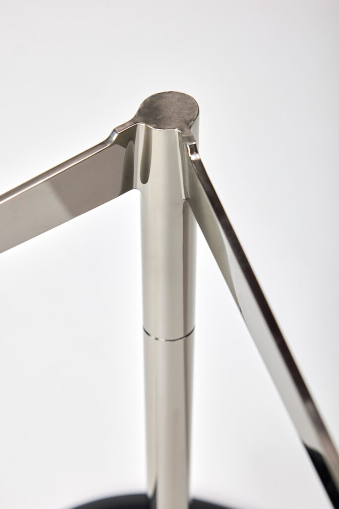 pivot_table_09 견고하고 흔들림 없는 메탈 프레임 테이블