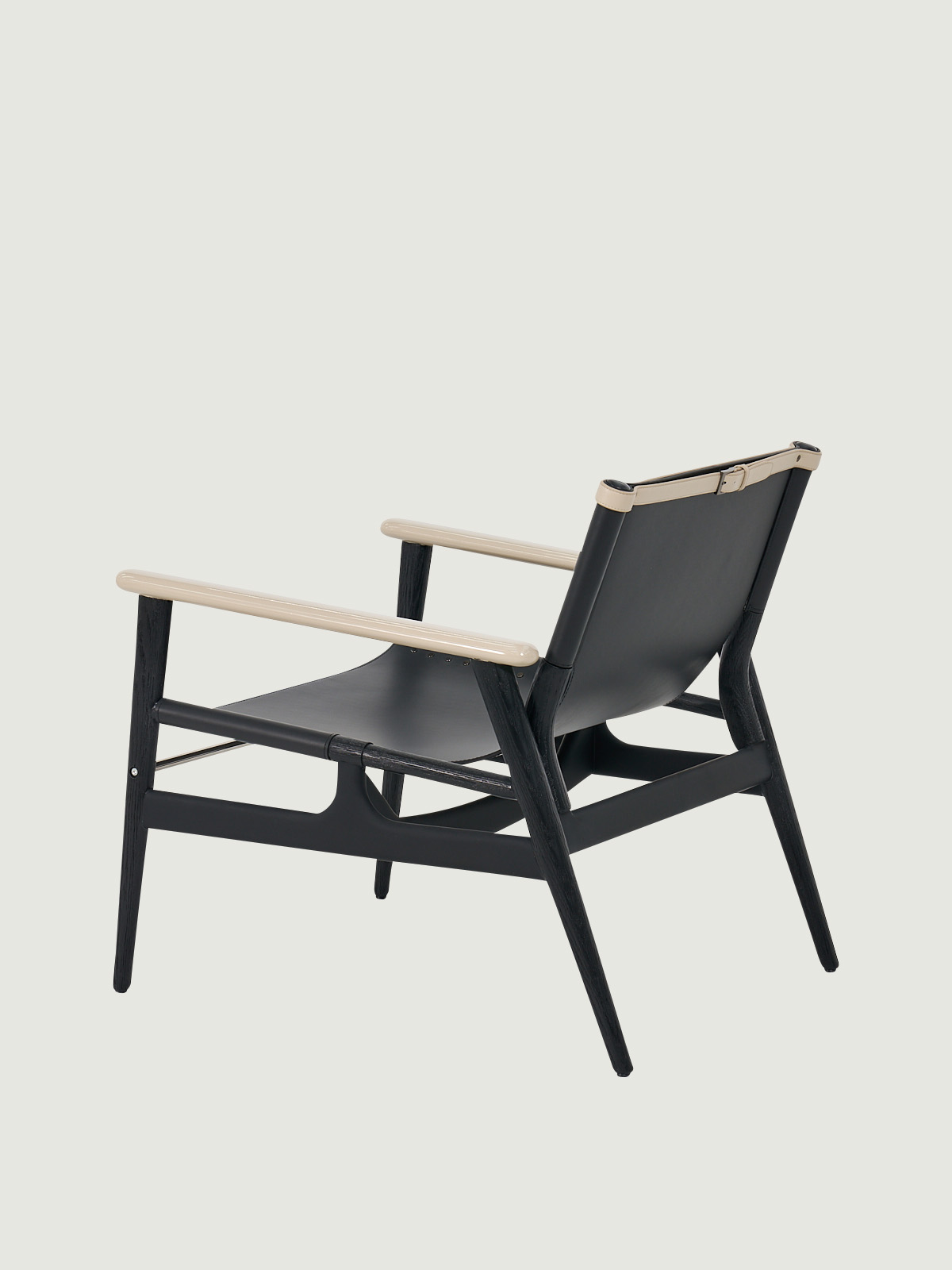 새들 라운지 체어