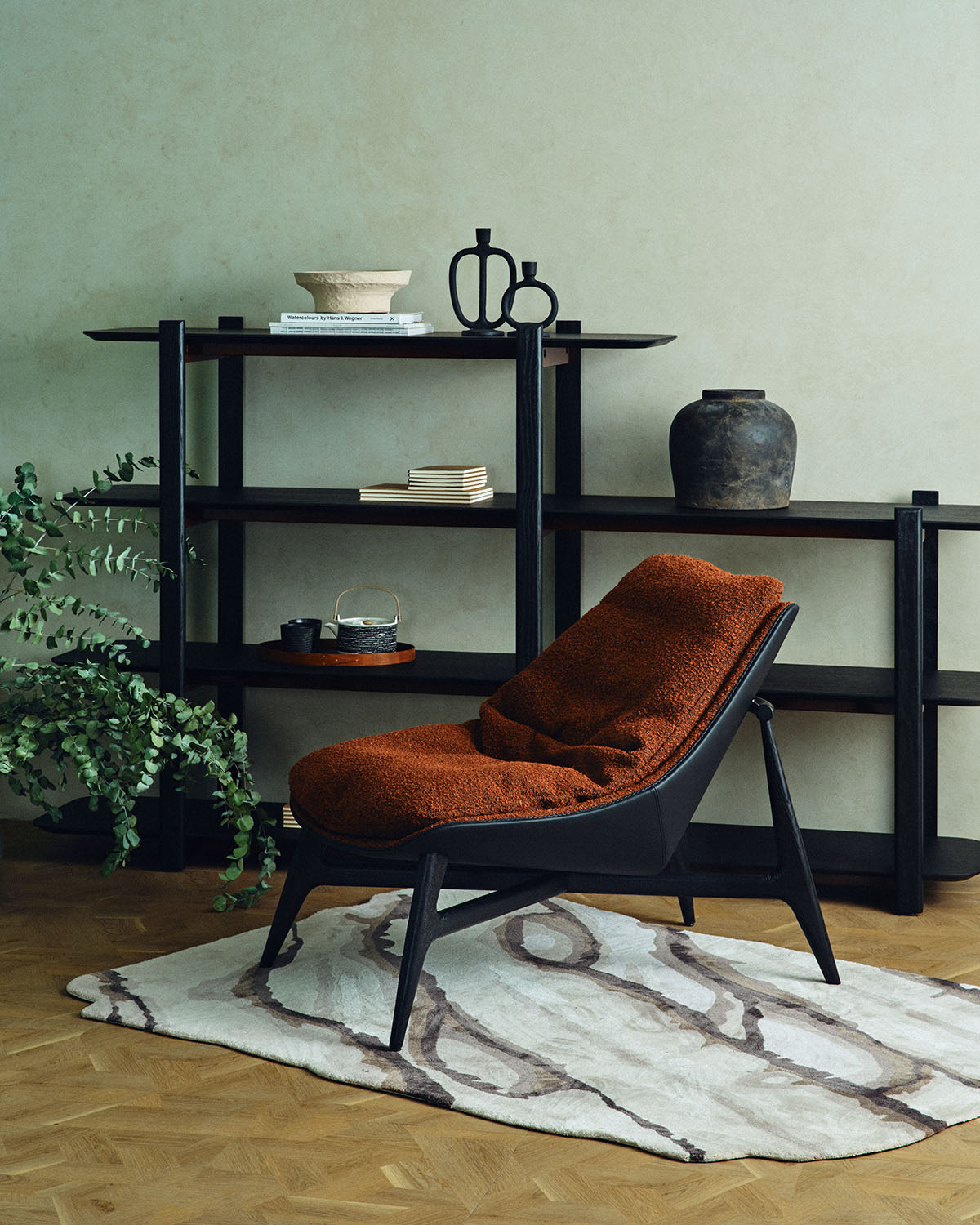 여유로운 좌방석 너비와 높은 등방석으로 최적의 편안함을 구현한 인체공학적 디자인