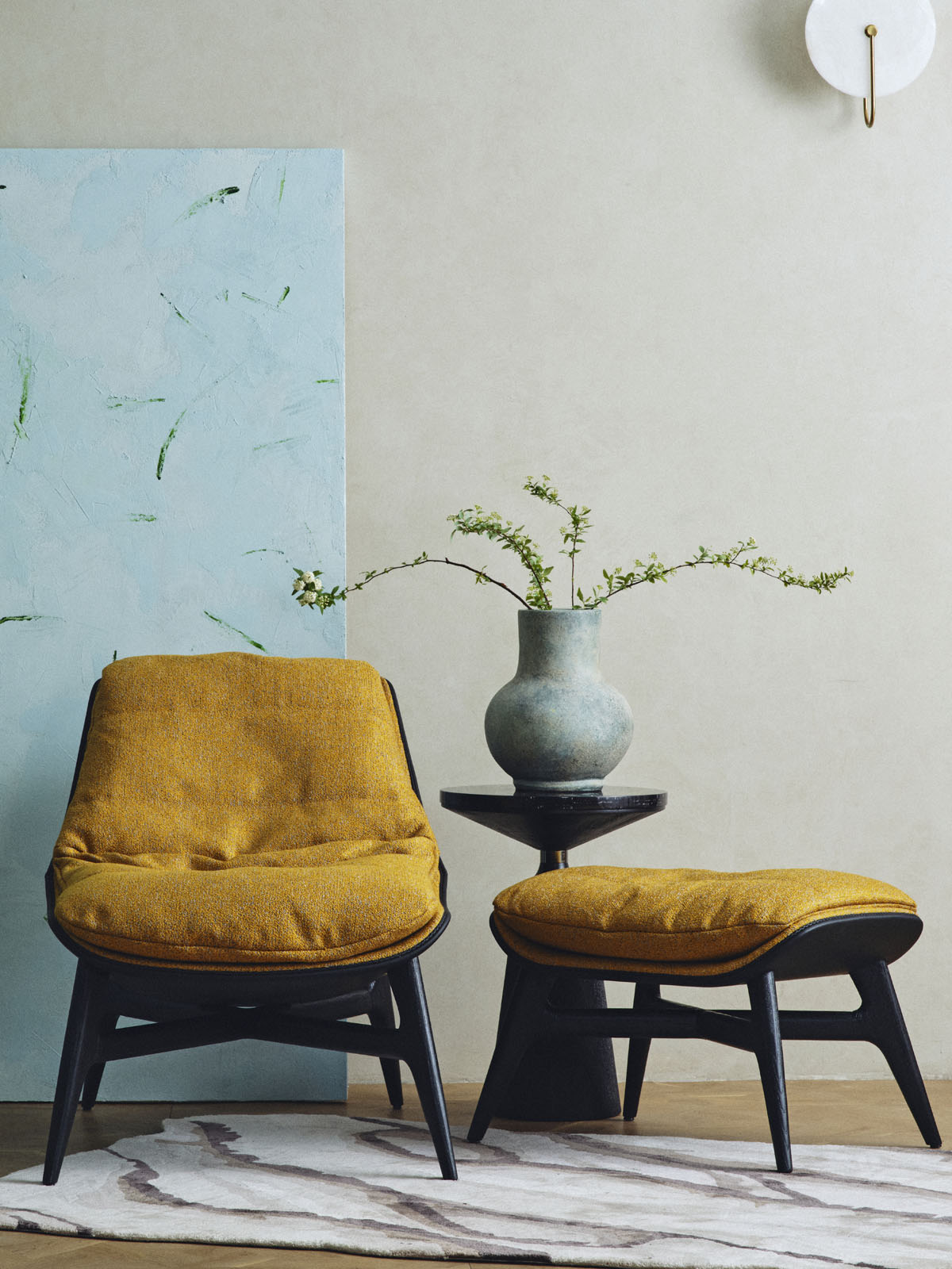 여유로운 좌방석 너비와 높은 등방석으로 최적의 편안함을 구현한 인체공학적 디자인