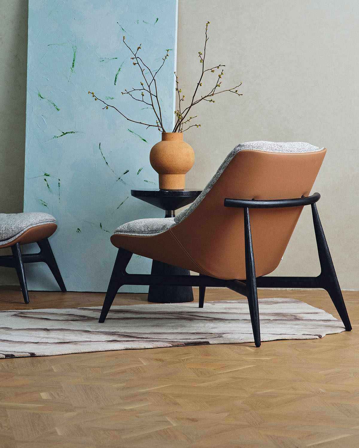 여유로운 좌방석 너비와 높은 등방석으로 최적의 편안함을 구현한 인체공학적 디자인