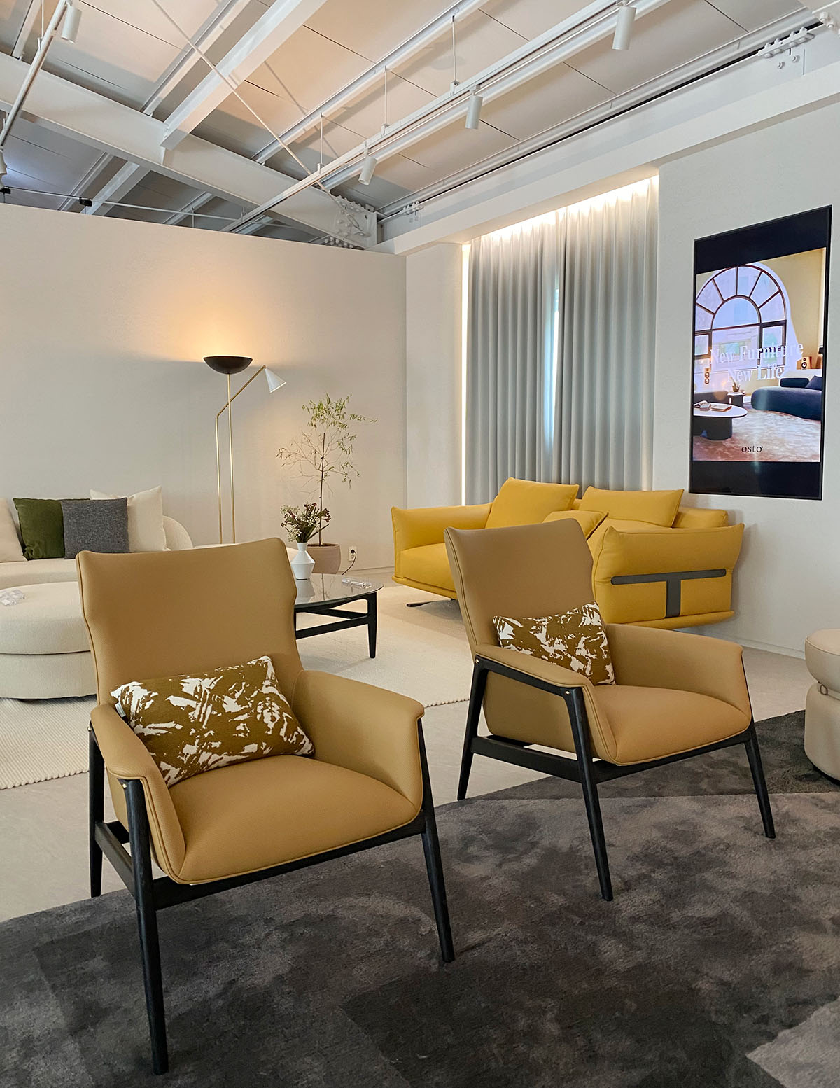 일체형 쉘 구조로 완성된 안정적인 체어