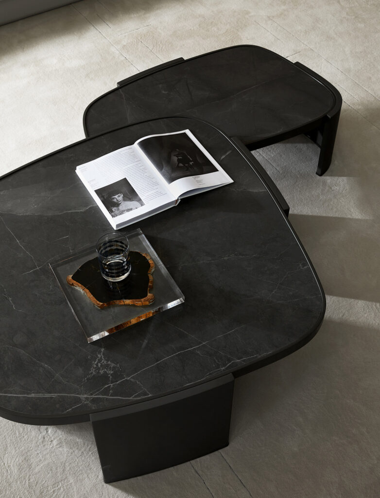 arce_prime_sofa_table_02 볼륨감 있는 곡선 상판과 대담한 구조의 테이블