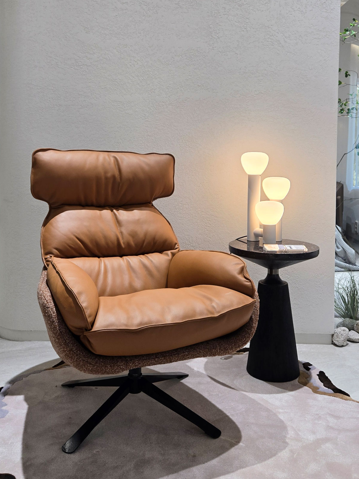 NUBEA LOUNGE CHAIR누베아 라운지체어