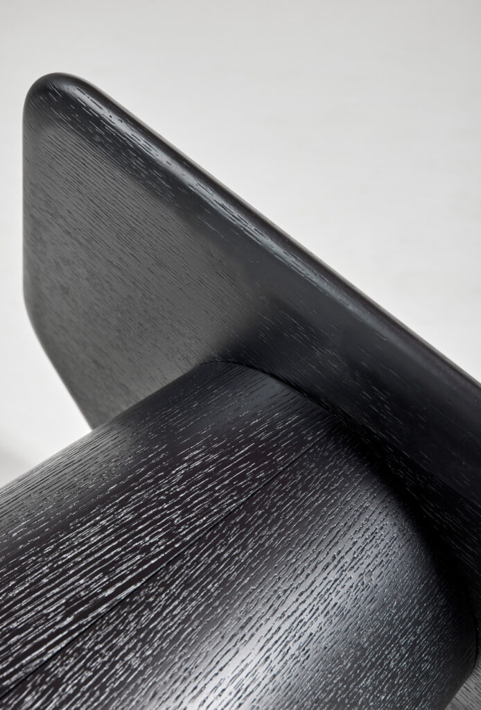 poly_table_06 조형미가 돋보이는 오브제 테이블