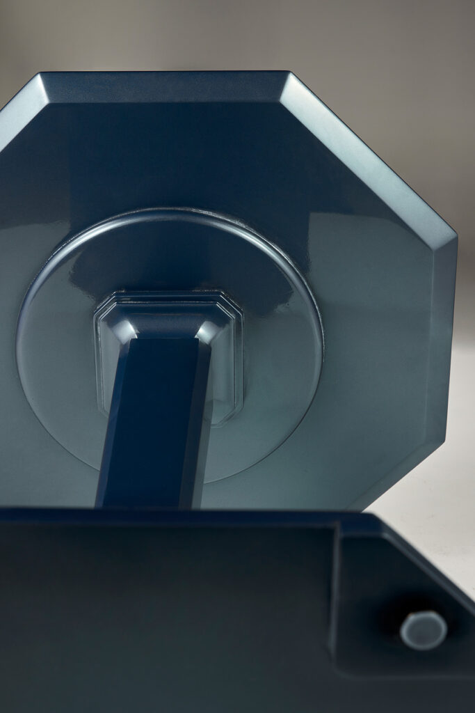 fetti_08 팔각 상판의 리듬감, 한눈에 들어오는 컬러 플레이