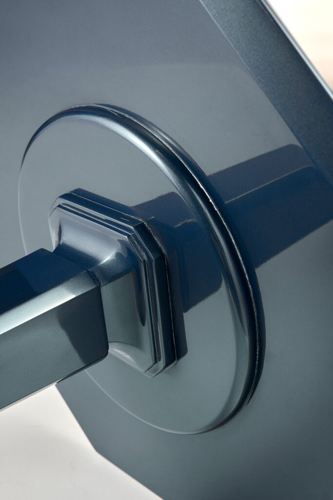 fetti_10 팔각 상판의 리듬감, 한눈에 들어오는 컬러 플레이