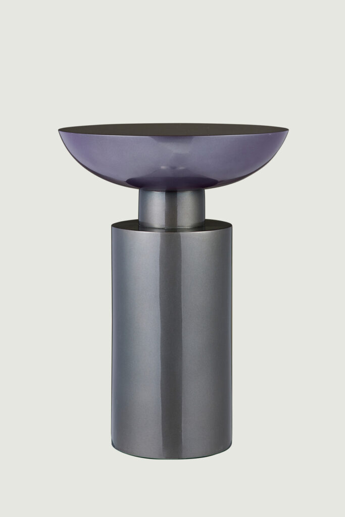 halo_03 반구형 상판의 원형 조형. 빛을 받으면 가장자리에 은은한 헤일로