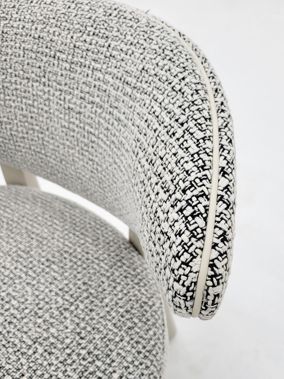 뮤즈 라운지 체어 MUSE LOUNGE CHAIR