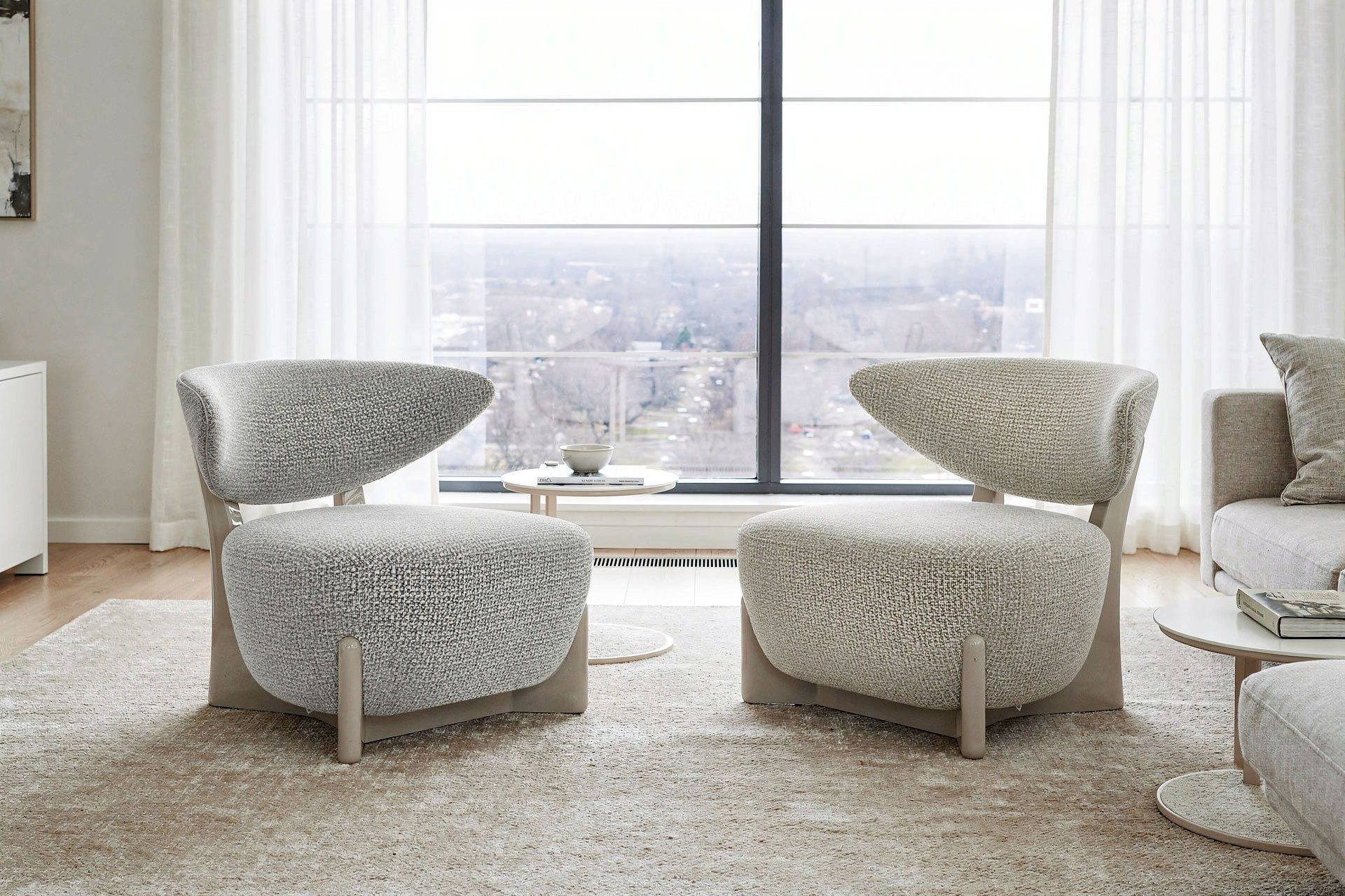 뮤즈 라운지 체어 MUSE LOUNGE CHAIR