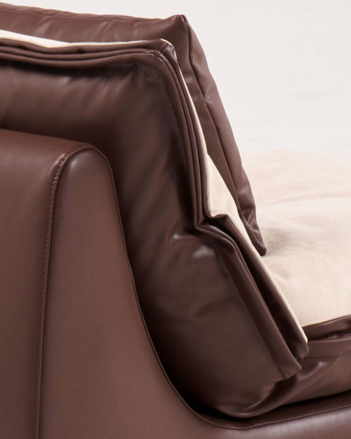 알칸토 비보 스툴